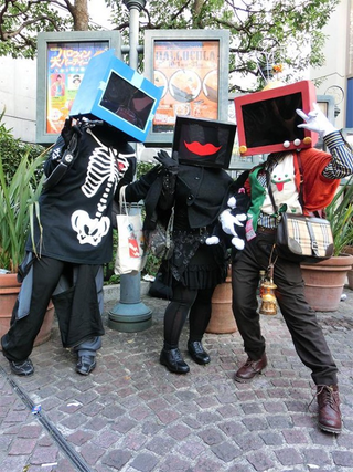 Illustration for article titled Japan's Geeky New Trend: Strange-Looking Heads